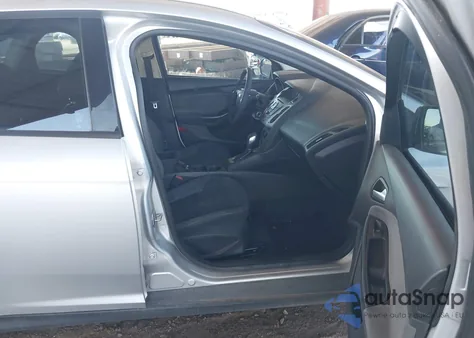 2014 Ford Focus Se z USA, uszkodzony, nr VIN 1FADP3F25EL442372